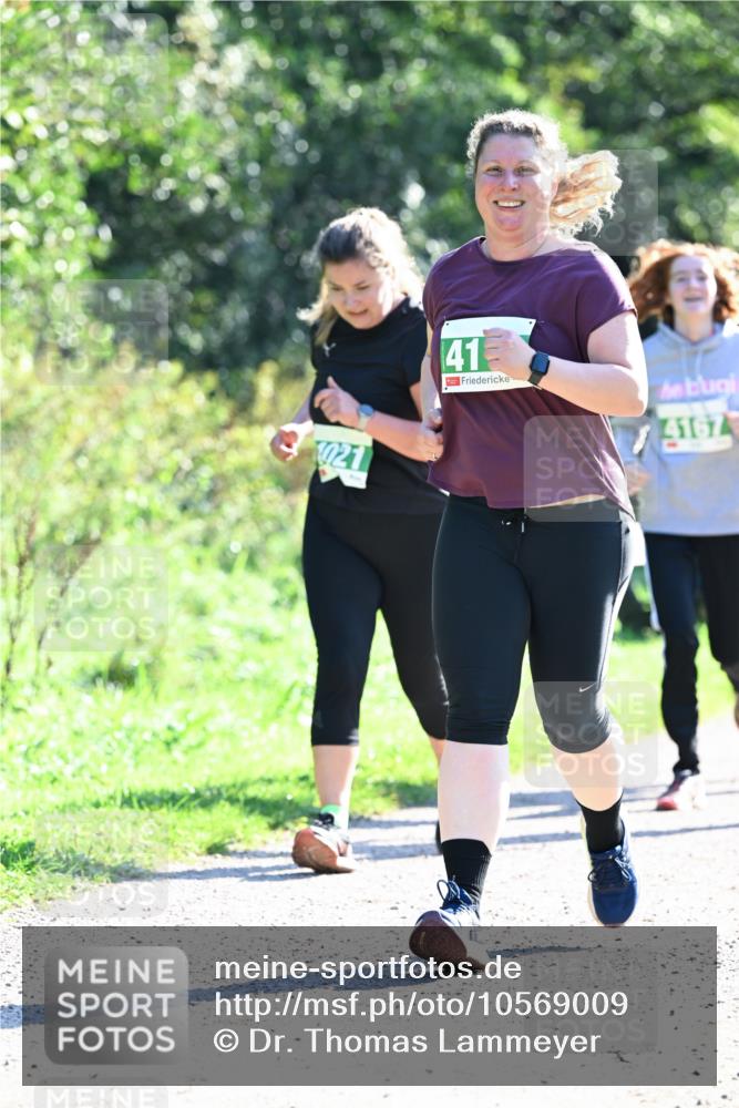 27.09.2026 - 35. Volkslauf durch das schöne Alstertal Dr. Thomas Lammeyer http://msf.ph/oto/10569009 27.09.2026 10:55:32 Laufen 1021, 41, 4167 meine-sportfotos.de