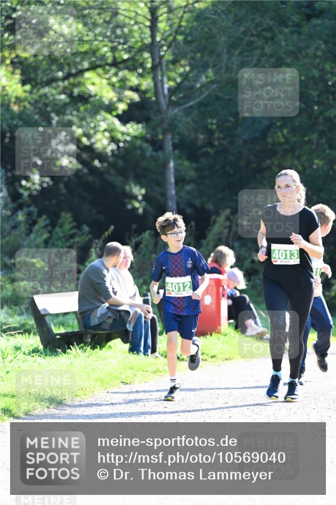 27.09.2026 - 35. Volkslauf durch das schöne Alstertal Dr. Thomas Lammeyer http://msf.ph/oto/10569040 27.09.2026 10:56:02 Laufen 4012, 4013 meine-sportfotos.de