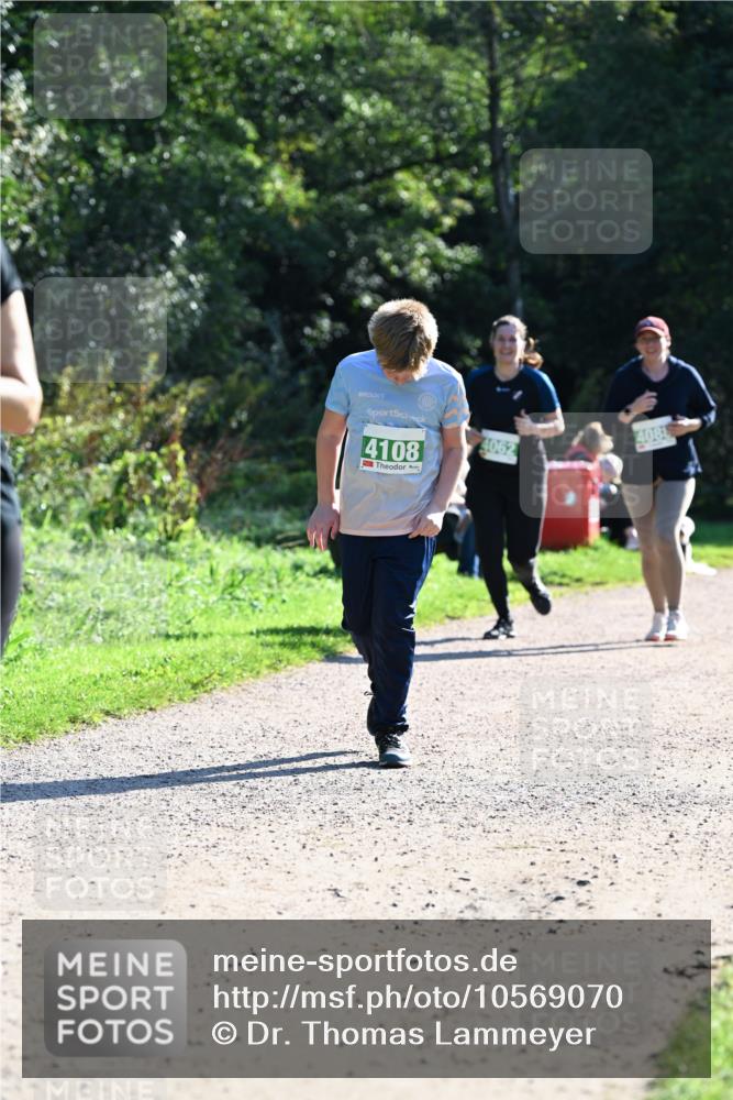 27.09.2026 - 35. Volkslauf durch das schöne Alstertal Dr. Thomas Lammeyer http://msf.ph/oto/10569070 27.09.2026 10:56:07 Laufen 4108, 4062, 4081 meine-sportfotos.de