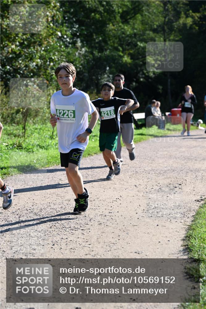 27.09.2026 - 35. Volkslauf durch das schöne Alstertal Dr. Thomas Lammeyer http://msf.ph/oto/10569152 27.09.2026 10:56:19 Laufen 4226, 4218 meine-sportfotos.de