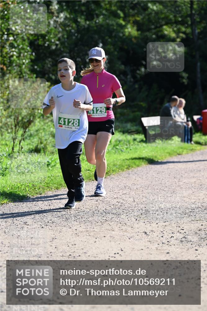 27.09.2026 - 35. Volkslauf durch das schöne Alstertal Dr. Thomas Lammeyer http://msf.ph/oto/10569211 27.09.2026 10:56:32 Laufen 4128, 129 meine-sportfotos.de