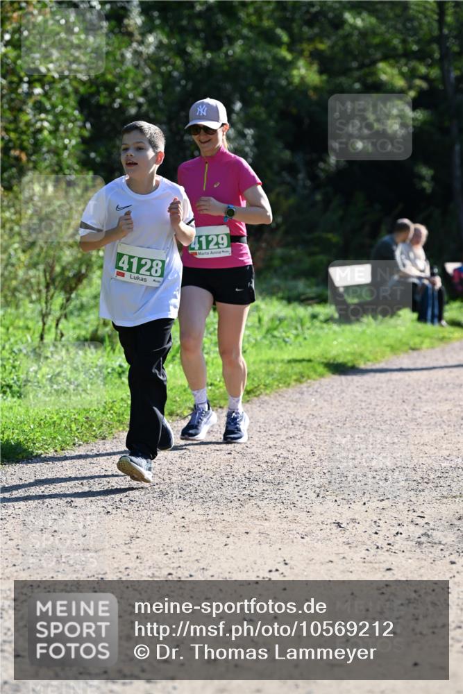 27.09.2026 - 35. Volkslauf durch das schöne Alstertal Dr. Thomas Lammeyer http://msf.ph/oto/10569212 27.09.2026 10:56:32 Laufen 4128, 4129 meine-sportfotos.de