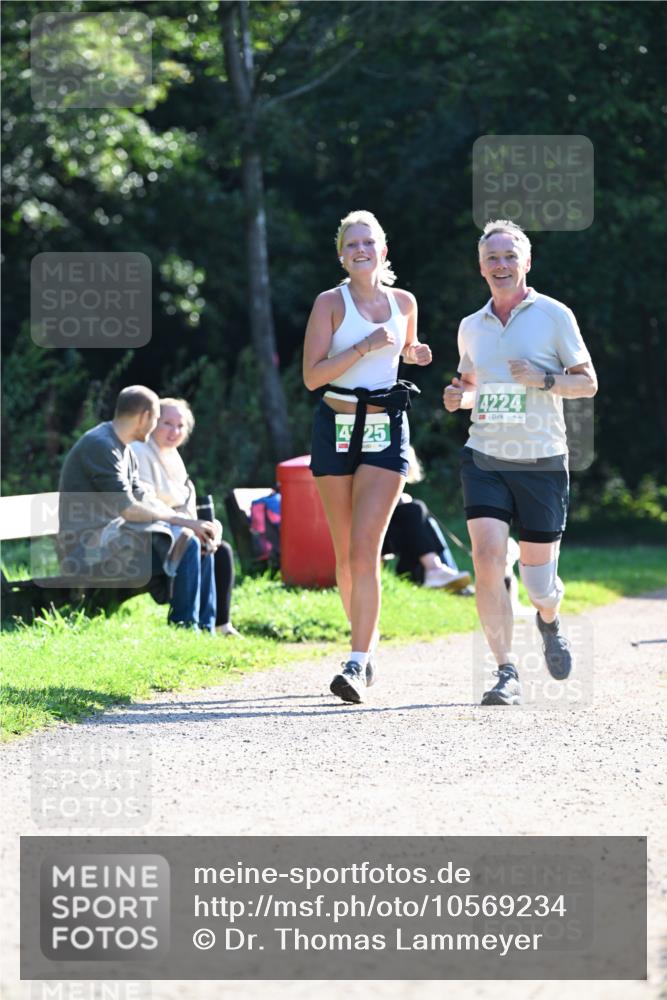 27.09.2026 - 35. Volkslauf durch das schöne Alstertal Dr. Thomas Lammeyer http://msf.ph/oto/10569234 27.09.2026 10:56:46 Laufen 4, 25, 4224 meine-sportfotos.de