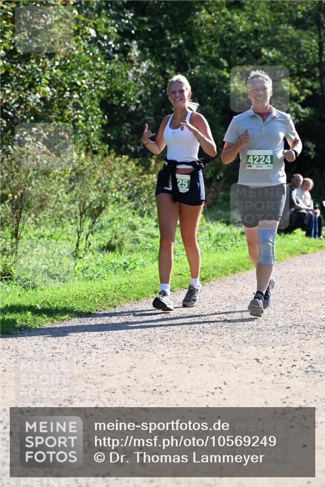 27.09.2026 - 35. Volkslauf durch das schöne Alstertal Dr. Thomas Lammeyer http://msf.ph/oto/10569249 27.09.2026 10:56:50 Laufen 25, 4224 meine-sportfotos.de