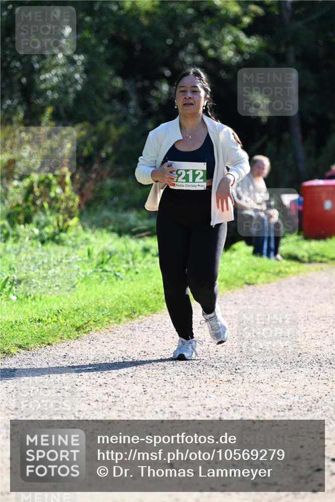 27.09.2026 - 35. Volkslauf durch das schöne Alstertal Dr. Thomas Lammeyer http://msf.ph/oto/10569279 27.09.2026 10:57:07 Laufen 212 meine-sportfotos.de