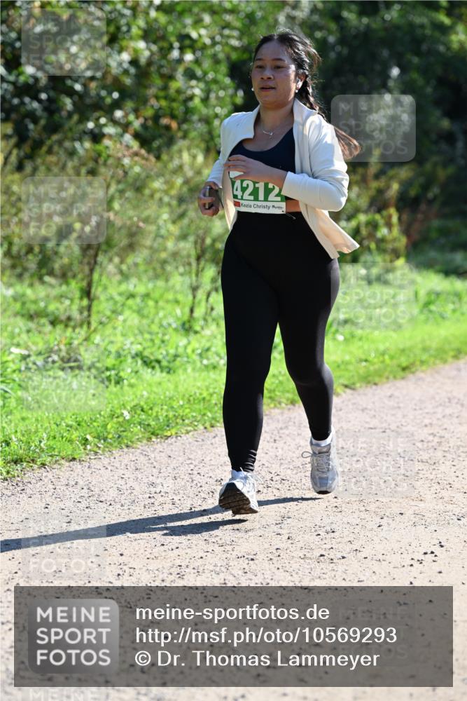 27.09.2026 - 35. Volkslauf durch das schöne Alstertal Dr. Thomas Lammeyer http://msf.ph/oto/10569293 27.09.2026 10:57:09 Laufen 4212 meine-sportfotos.de