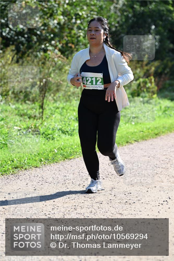 27.09.2026 - 35. Volkslauf durch das schöne Alstertal Dr. Thomas Lammeyer http://msf.ph/oto/10569294 27.09.2026 10:57:09 Laufen 4212 meine-sportfotos.de