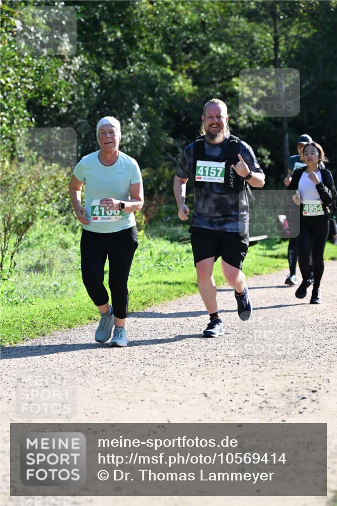 27.09.2026 - 35. Volkslauf durch das schöne Alstertal Dr. Thomas Lammeyer http://msf.ph/oto/10569414 27.09.2026 10:57:51 Laufen 4100, 4157, 4954 meine-sportfotos.de