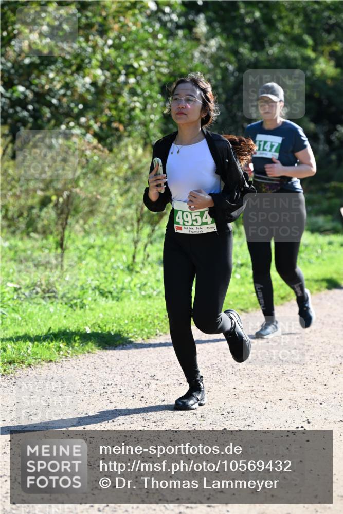 27.09.2026 - 35. Volkslauf durch das schöne Alstertal Dr. Thomas Lammeyer http://msf.ph/oto/10569432 27.09.2026 10:57:54 Laufen 4954, 147 meine-sportfotos.de