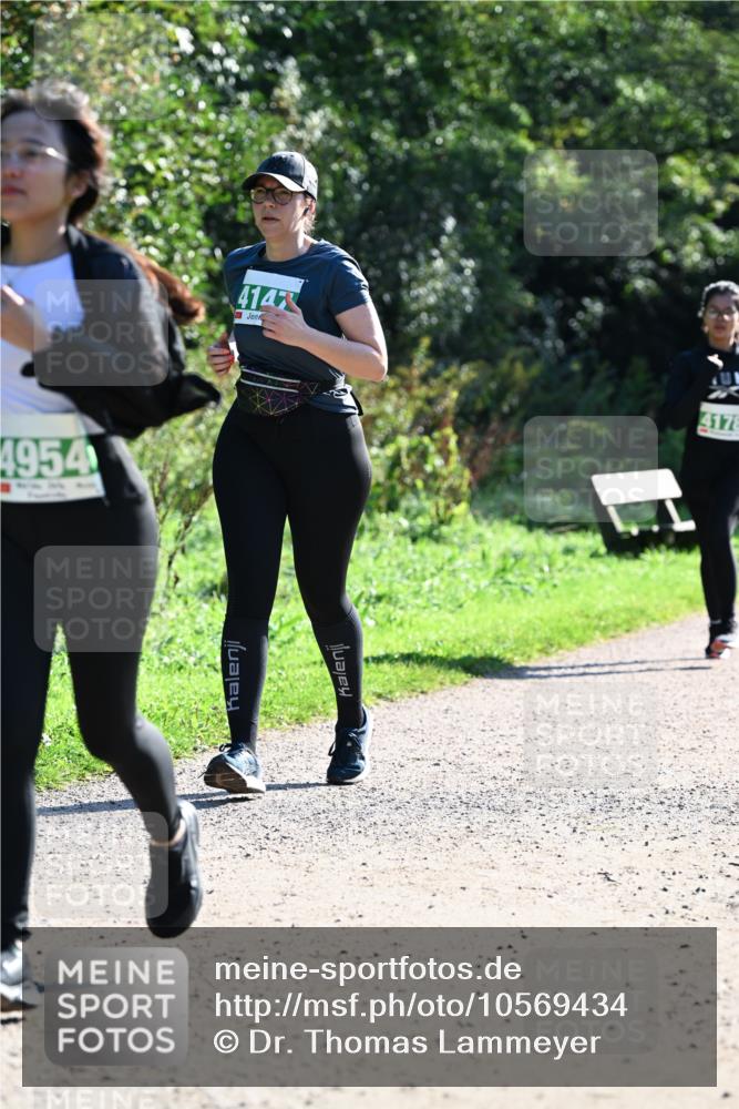 27.09.2026 - 35. Volkslauf durch das schöne Alstertal Dr. Thomas Lammeyer http://msf.ph/oto/10569434 27.09.2026 10:57:55 Laufen 4954, 4147, 1, 4178 meine-sportfotos.de