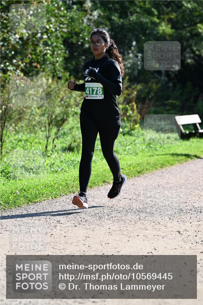 27.09.2026 - 35. Volkslauf durch das schöne Alstertal Dr. Thomas Lammeyer http://msf.ph/oto/10569445 27.09.2026 10:57:56 Laufen 4178 meine-sportfotos.de