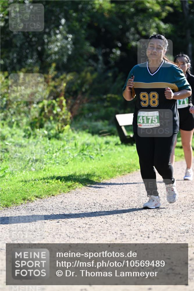 27.09.2026 - 35. Volkslauf durch das schöne Alstertal Dr. Thomas Lammeyer http://msf.ph/oto/10569489 27.09.2026 10:58:05 Laufen 98, 4175, 171 meine-sportfotos.de