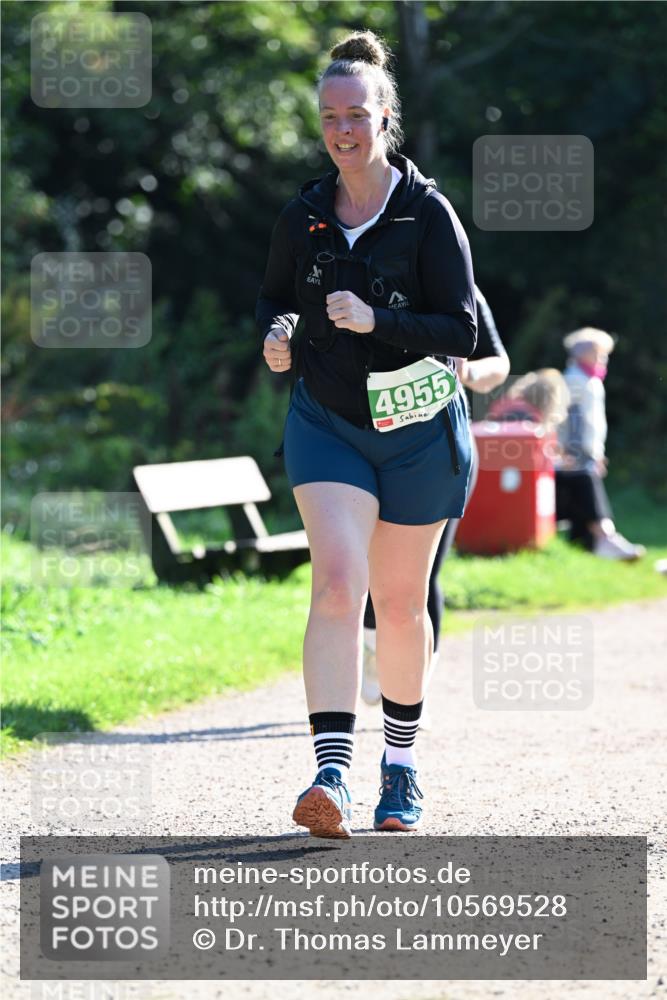 27.09.2026 - 35. Volkslauf durch das schöne Alstertal Dr. Thomas Lammeyer http://msf.ph/oto/10569528 27.09.2026 10:58:20 Laufen 4955 meine-sportfotos.de