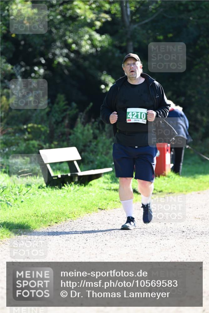 27.09.2026 - 35. Volkslauf durch das schöne Alstertal Dr. Thomas Lammeyer http://msf.ph/oto/10569583 27.09.2026 10:58:41 Laufen 4210, 1 meine-sportfotos.de