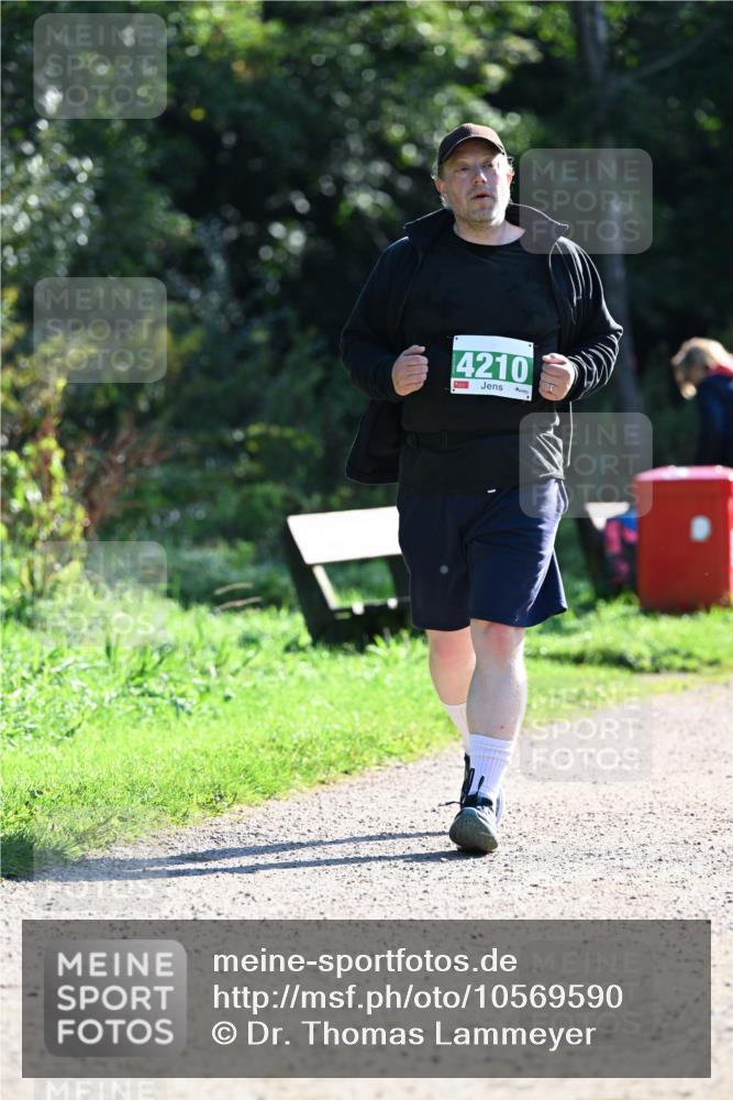 27.09.2026 - 35. Volkslauf durch das schöne Alstertal Dr. Thomas Lammeyer http://msf.ph/oto/10569590 27.09.2026 10:58:42 Laufen 4210 meine-sportfotos.de
