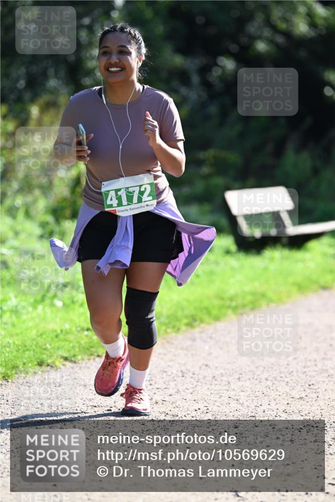 27.09.2026 - 35. Volkslauf durch das schöne Alstertal Dr. Thomas Lammeyer http://msf.ph/oto/10569629 27.09.2026 10:58:59 Laufen 4172 meine-sportfotos.de