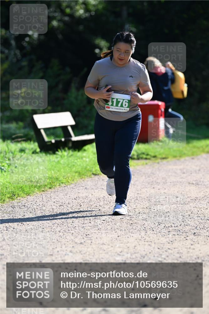 27.09.2026 - 35. Volkslauf durch das schöne Alstertal Dr. Thomas Lammeyer http://msf.ph/oto/10569635 27.09.2026 10:59:09 Laufen 4176 meine-sportfotos.de