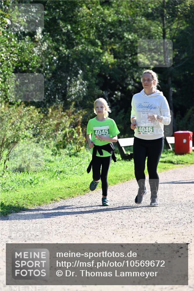 27.09.2026 - 35. Volkslauf durch das schöne Alstertal Dr. Thomas Lammeyer http://msf.ph/oto/10569672 27.09.2026 10:59:38 Laufen 4045, 4046 meine-sportfotos.de
