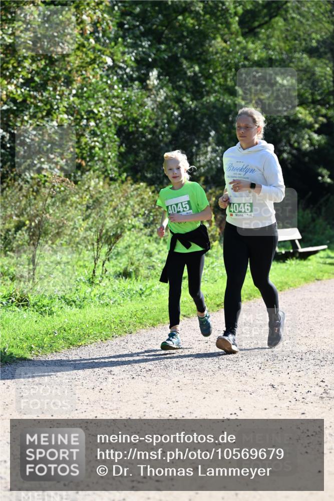 27.09.2026 - 35. Volkslauf durch das schöne Alstertal Dr. Thomas Lammeyer http://msf.ph/oto/10569679 27.09.2026 10:59:39 Laufen 4045, 4046 meine-sportfotos.de