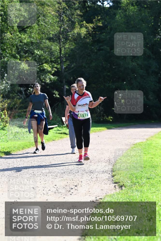 27.09.2026 - 35. Volkslauf durch das schöne Alstertal Dr. Thomas Lammeyer http://msf.ph/oto/10569707 27.09.2026 11:00:07 Laufen 4112 meine-sportfotos.de