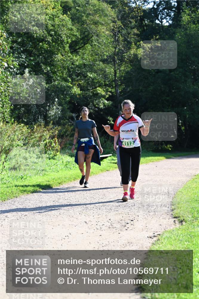 27.09.2026 - 35. Volkslauf durch das schöne Alstertal Dr. Thomas Lammeyer http://msf.ph/oto/10569711 27.09.2026 11:00:07 Laufen 4112 meine-sportfotos.de