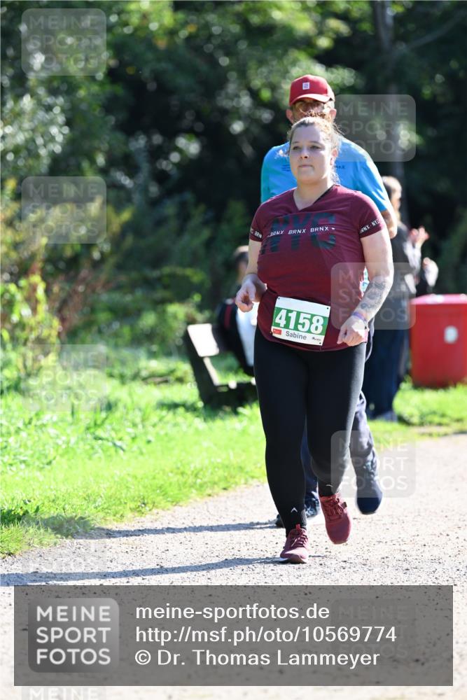27.09.2026 - 35. Volkslauf durch das schöne Alstertal Dr. Thomas Lammeyer http://msf.ph/oto/10569774 27.09.2026 11:03:13 Laufen 4158 meine-sportfotos.de
