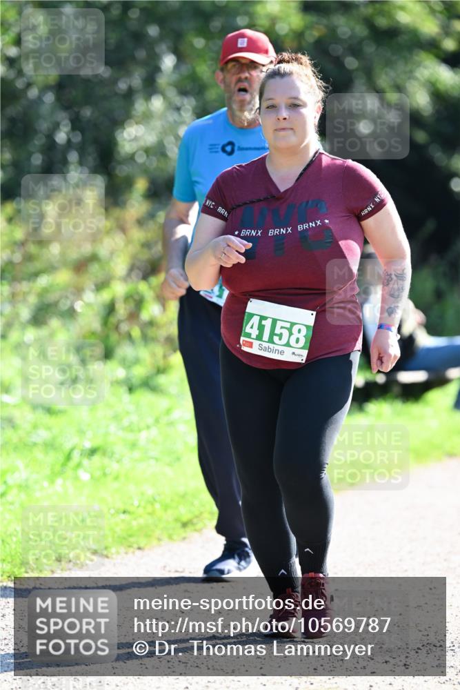 27.09.2026 - 35. Volkslauf durch das schöne Alstertal Dr. Thomas Lammeyer http://msf.ph/oto/10569787 27.09.2026 11:03:14 Laufen 4158 meine-sportfotos.de