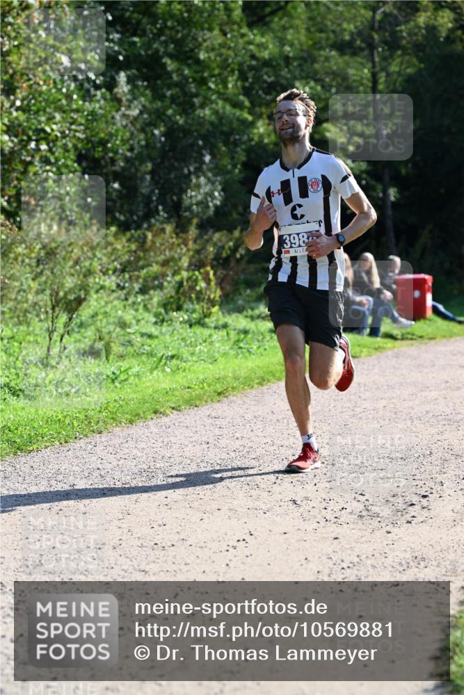 27.09.2026 - 35. Volkslauf durch das schöne Alstertal Dr. Thomas Lammeyer http://msf.ph/oto/10569881 27.09.2026 11:05:43 Laufen 398 meine-sportfotos.de