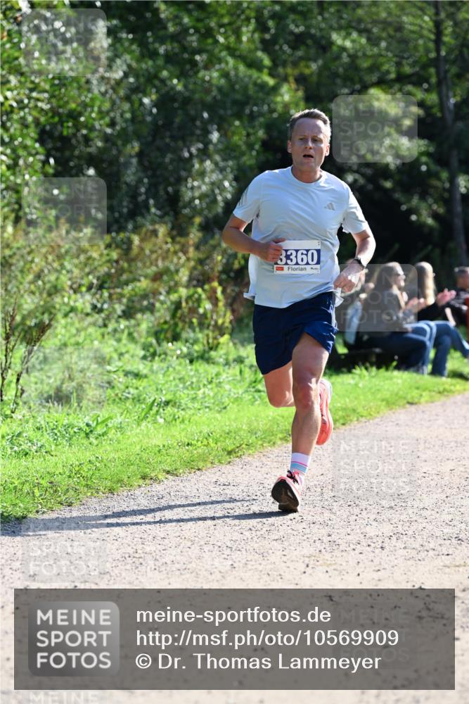 27.09.2026 - 35. Volkslauf durch das schöne Alstertal Dr. Thomas Lammeyer http://msf.ph/oto/10569909 27.09.2026 11:06:01 Laufen 3360 meine-sportfotos.de