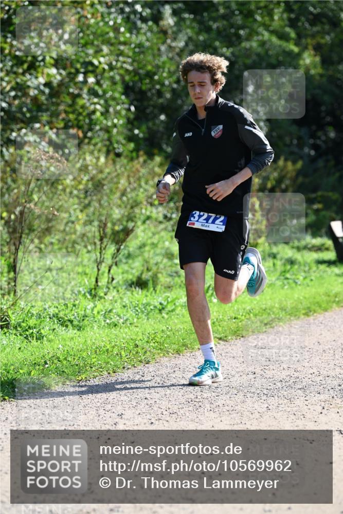27.09.2026 - 35. Volkslauf durch das schöne Alstertal Dr. Thomas Lammeyer http://msf.ph/oto/10569962 27.09.2026 11:07:20 Laufen 3272 meine-sportfotos.de