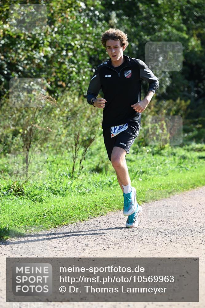 27.09.2026 - 35. Volkslauf durch das schöne Alstertal Dr. Thomas Lammeyer http://msf.ph/oto/10569963 27.09.2026 11:07:20 Laufen 327 meine-sportfotos.de