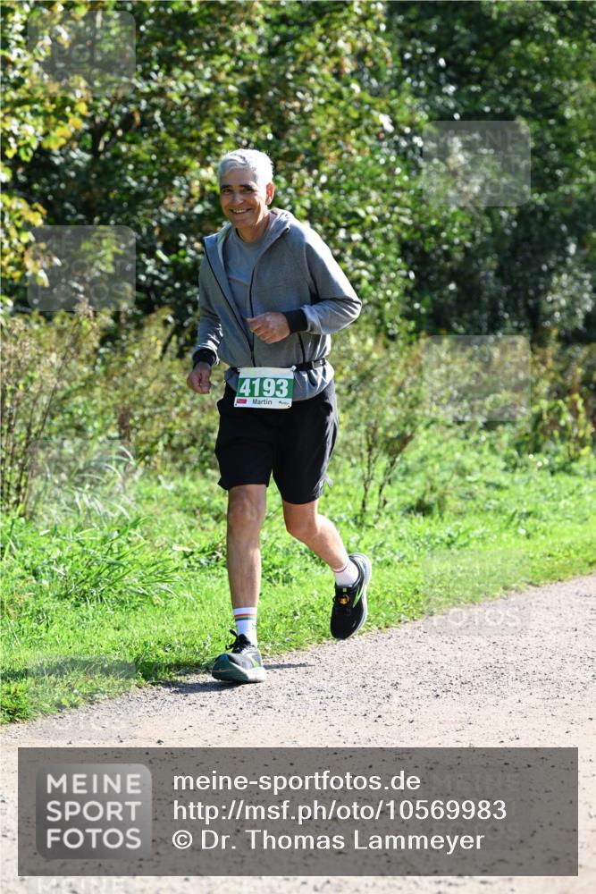 27.09.2026 - 35. Volkslauf durch das schöne Alstertal Dr. Thomas Lammeyer http://msf.ph/oto/10569983 27.09.2026 11:07:30 Laufen 4193 meine-sportfotos.de