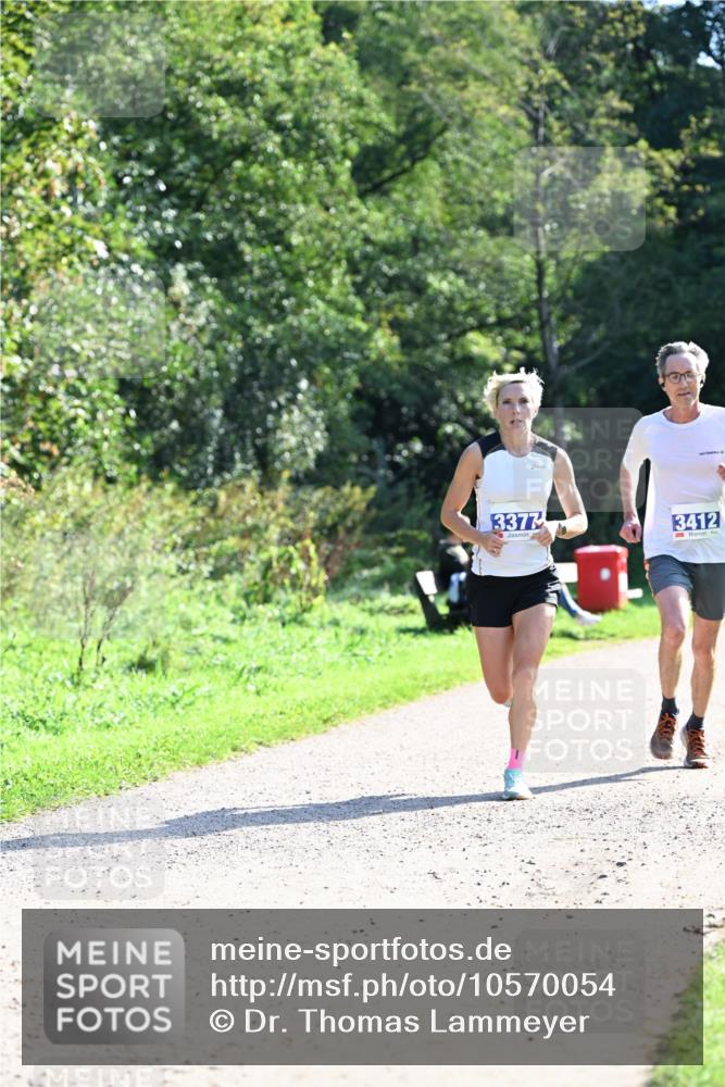 27.09.2026 - 35. Volkslauf durch das schöne Alstertal Dr. Thomas Lammeyer http://msf.ph/oto/10570054 27.09.2026 11:09:09 Laufen 3377, 3412 meine-sportfotos.de