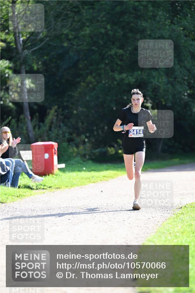 27.09.2026 - 35. Volkslauf durch das schöne Alstertal Dr. Thomas Lammeyer http://msf.ph/oto/10570066 27.09.2026 11:09:14 Laufen 3414 meine-sportfotos.de