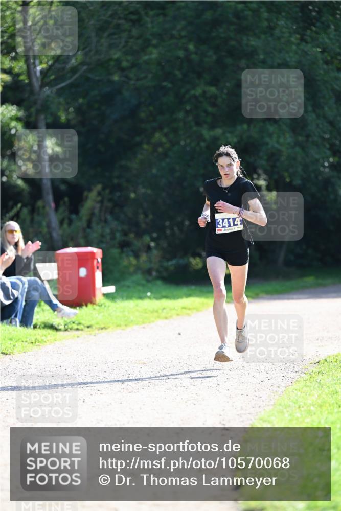 27.09.2026 - 35. Volkslauf durch das schöne Alstertal Dr. Thomas Lammeyer http://msf.ph/oto/10570068 27.09.2026 11:09:15 Laufen 3414 meine-sportfotos.de