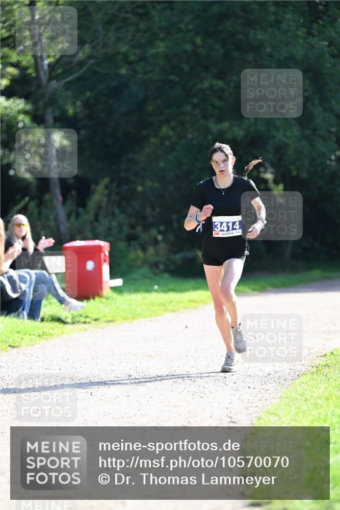 27.09.2026 - 35. Volkslauf durch das schöne Alstertal Dr. Thomas Lammeyer http://msf.ph/oto/10570070 27.09.2026 11:09:15 Laufen 3414 meine-sportfotos.de