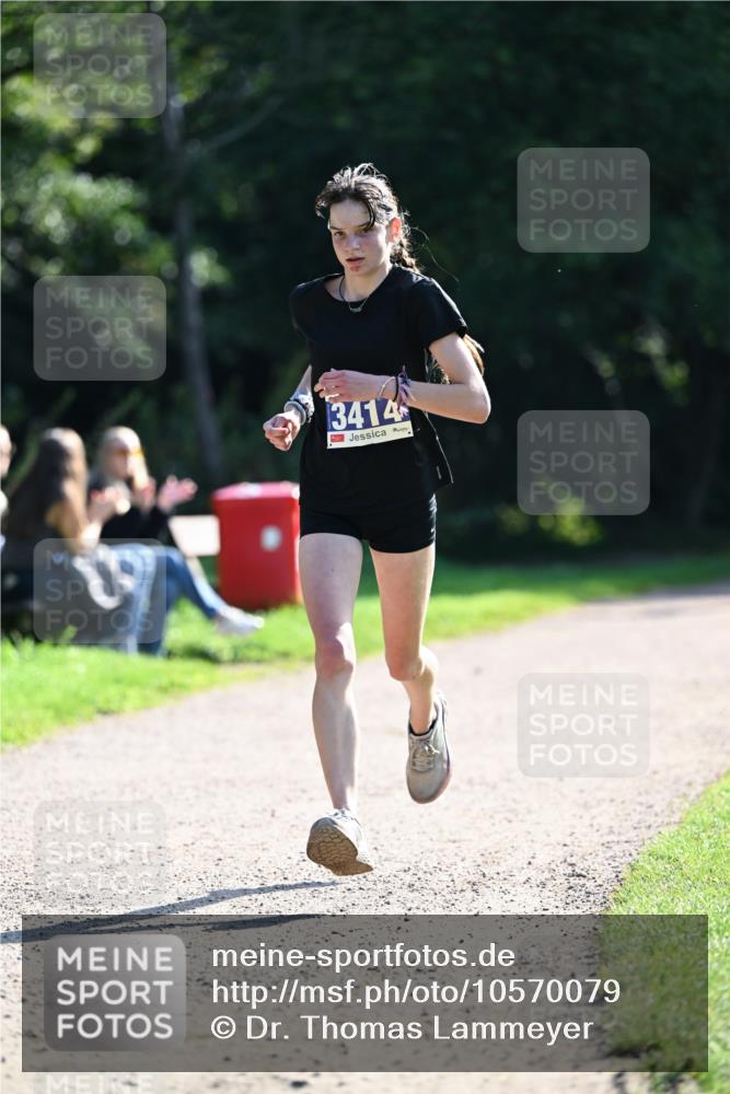 27.09.2026 - 35. Volkslauf durch das schöne Alstertal Dr. Thomas Lammeyer http://msf.ph/oto/10570079 27.09.2026 11:09:16 Laufen 3414 meine-sportfotos.de