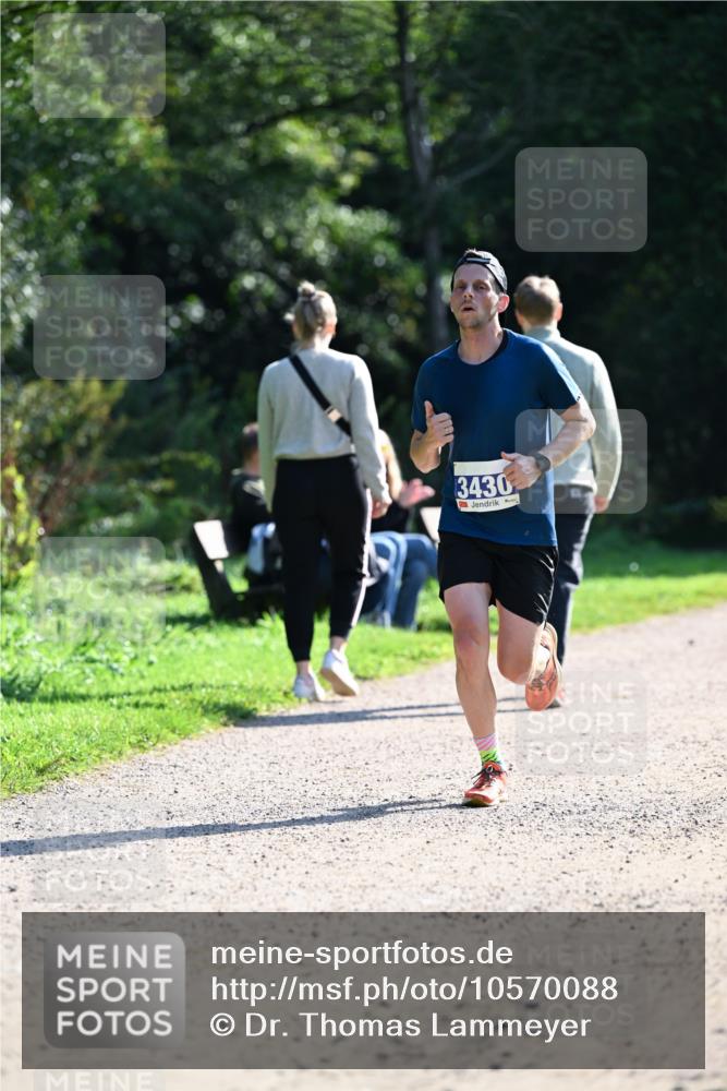 27.09.2026 - 35. Volkslauf durch das schöne Alstertal Dr. Thomas Lammeyer http://msf.ph/oto/10570088 27.09.2026 11:09:21 Laufen 3430 meine-sportfotos.de