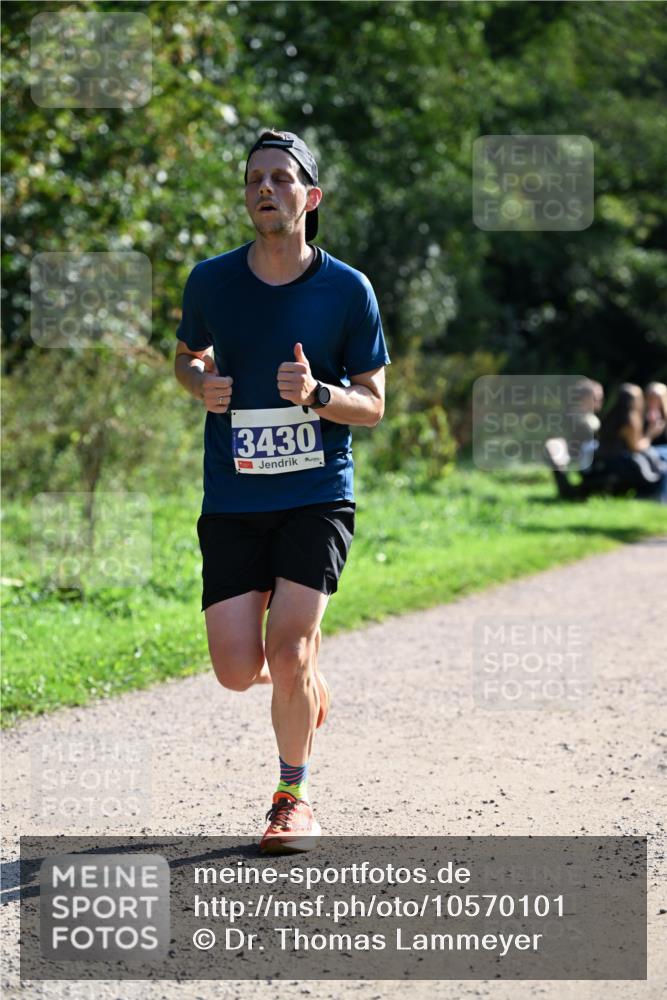 27.09.2026 - 35. Volkslauf durch das schöne Alstertal Dr. Thomas Lammeyer http://msf.ph/oto/10570101 27.09.2026 11:09:23 Laufen 3430 meine-sportfotos.de