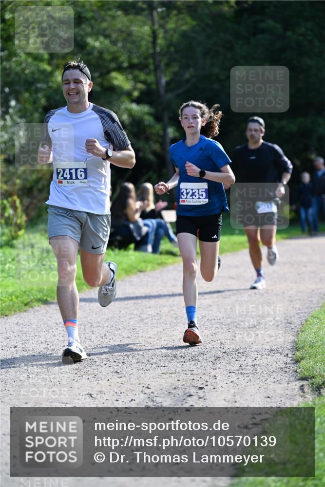 27.09.2026 - 35. Volkslauf durch das schöne Alstertal Dr. Thomas Lammeyer http://msf.ph/oto/10570139 27.09.2026 11:09:56 Laufen 2416, 3235 meine-sportfotos.de
