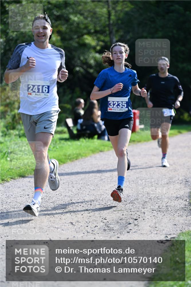 27.09.2026 - 35. Volkslauf durch das schöne Alstertal Dr. Thomas Lammeyer http://msf.ph/oto/10570140 27.09.2026 11:09:56 Laufen 2416, 3235 meine-sportfotos.de