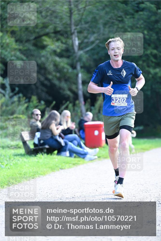 27.09.2026 - 35. Volkslauf durch das schöne Alstertal Dr. Thomas Lammeyer http://msf.ph/oto/10570221 27.09.2026 11:11:02 Laufen 3202 meine-sportfotos.de