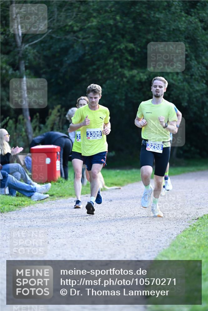 27.09.2026 - 35. Volkslauf durch das schöne Alstertal Dr. Thomas Lammeyer http://msf.ph/oto/10570271 27.09.2026 11:11:21 Laufen 3, 3309, 3288 meine-sportfotos.de