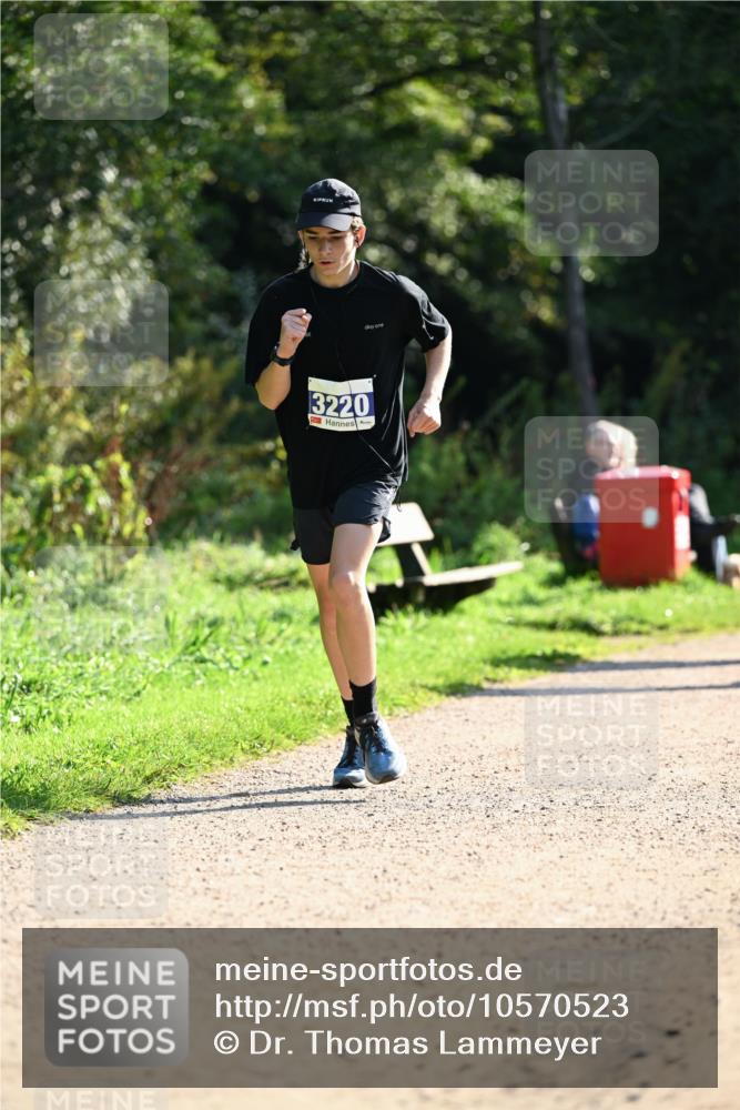 27.09.2026 - 35. Volkslauf durch das schöne Alstertal Dr. Thomas Lammeyer http://msf.ph/oto/10570523 27.09.2026 11:13:54 Laufen 3220 meine-sportfotos.de