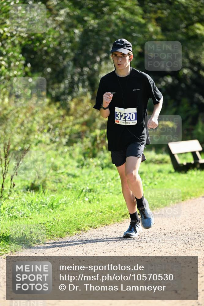 27.09.2026 - 35. Volkslauf durch das schöne Alstertal Dr. Thomas Lammeyer http://msf.ph/oto/10570530 27.09.2026 11:13:55 Laufen 3220 meine-sportfotos.de