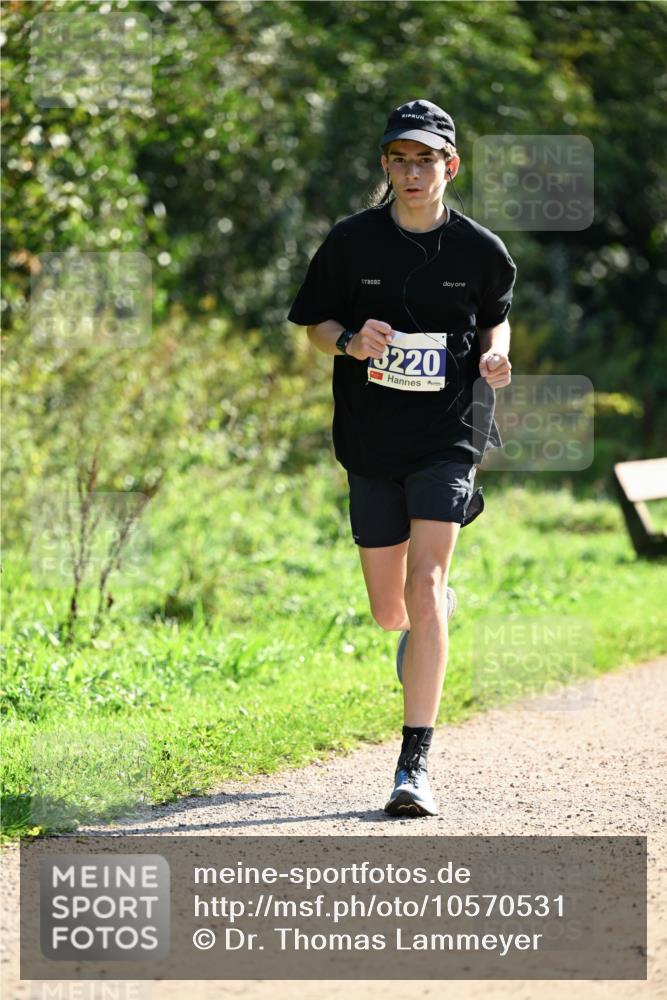 27.09.2026 - 35. Volkslauf durch das schöne Alstertal Dr. Thomas Lammeyer http://msf.ph/oto/10570531 27.09.2026 11:13:55 Laufen 3220 meine-sportfotos.de