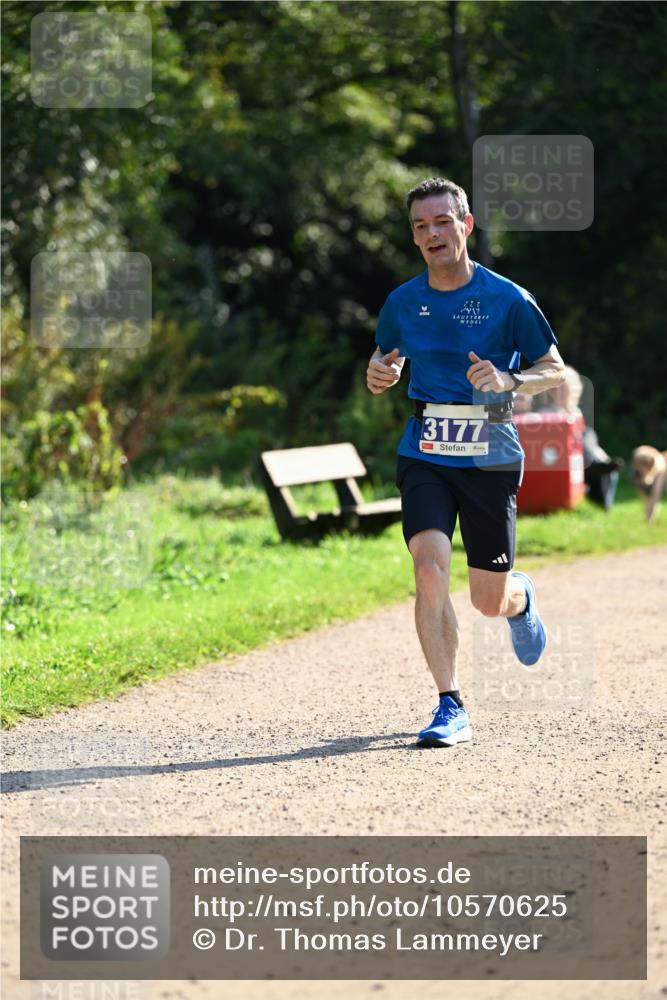 27.09.2026 - 35. Volkslauf durch das schöne Alstertal Dr. Thomas Lammeyer http://msf.ph/oto/10570625 27.09.2026 11:14:28 Laufen 3177 meine-sportfotos.de