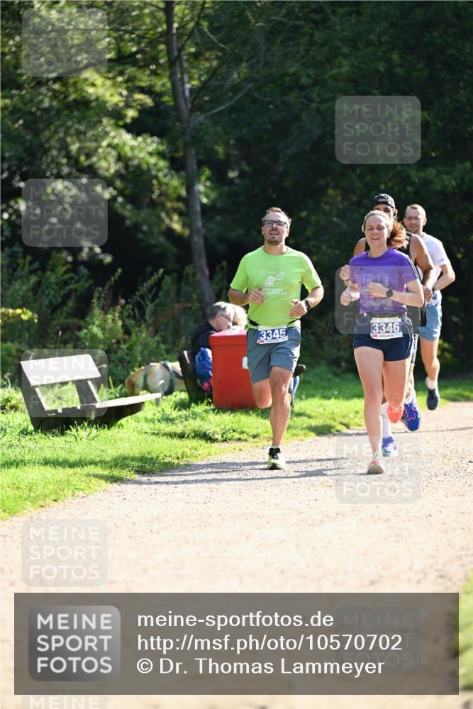 27.09.2026 - 35. Volkslauf durch das schöne Alstertal Dr. Thomas Lammeyer http://msf.ph/oto/10570702 27.09.2026 11:15:17 Laufen 20, 3345, 3346 meine-sportfotos.de