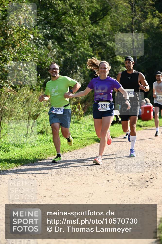 27.09.2026 - 35. Volkslauf durch das schöne Alstertal Dr. Thomas Lammeyer http://msf.ph/oto/10570730 27.09.2026 11:15:20 Laufen 3345, 3346, 22, 3343 meine-sportfotos.de