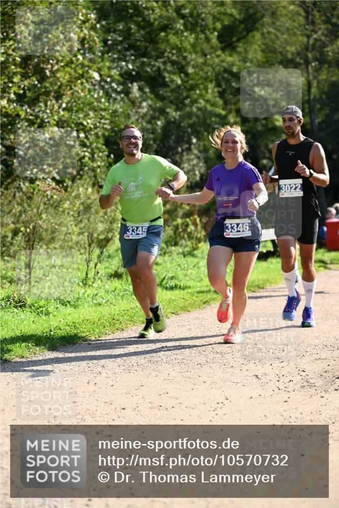 27.09.2026 - 35. Volkslauf durch das schöne Alstertal Dr. Thomas Lammeyer http://msf.ph/oto/10570732 27.09.2026 11:15:20 Laufen 20, 3345, 3346, 3022 meine-sportfotos.de